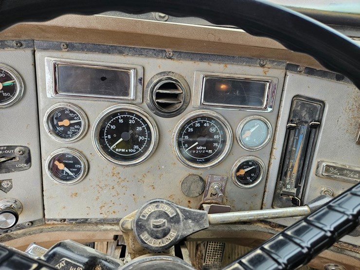 1995-ford-l8000-image-44