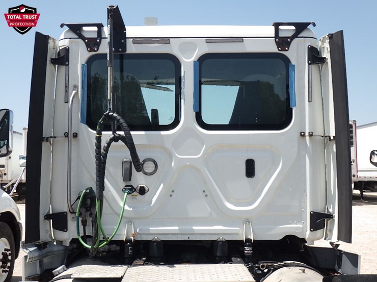 2019-freightliner-cascadia-125-evolution-image-12