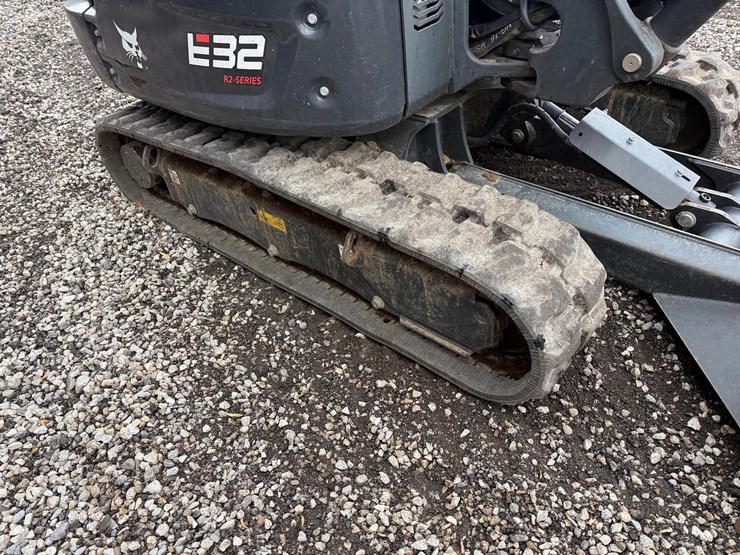 2025-bobcat-e32-image-6