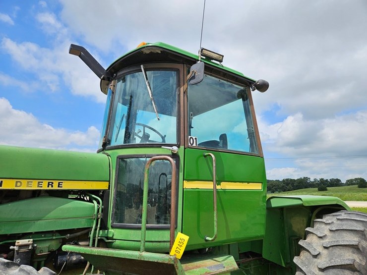 john-deere-8430-image-24