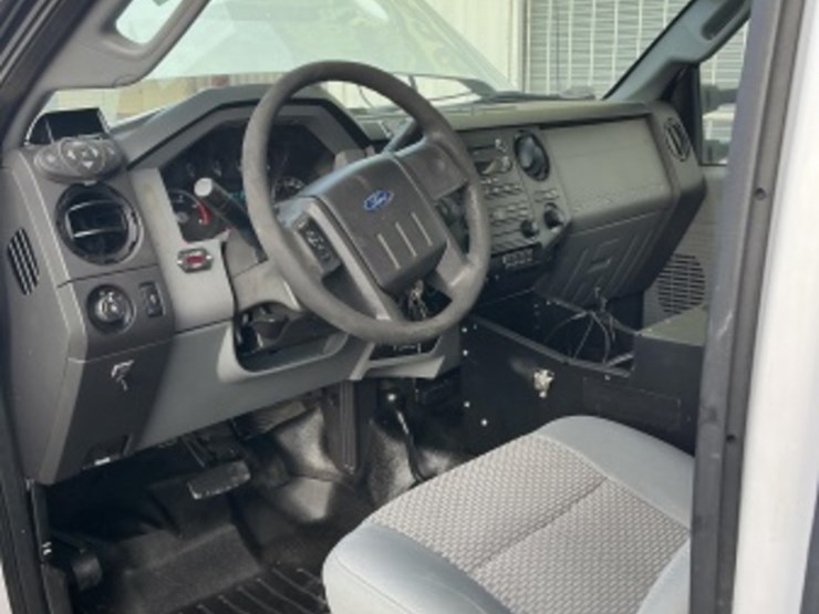 2016-ford-f550-image-29