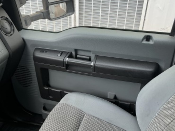 2015-ford-f550-image-24