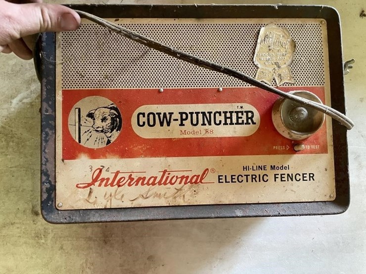 international-electric-fencer-image-3