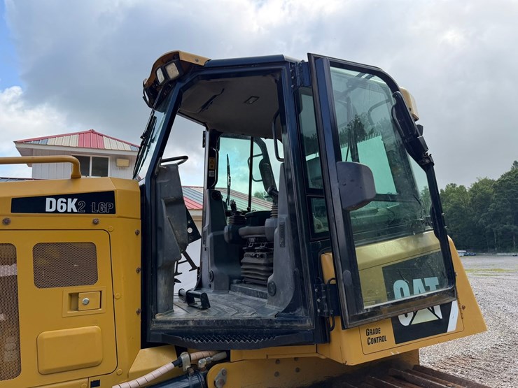 caterpillar-d6k-image-77