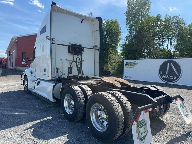 2022-kenworth-t680-image-7