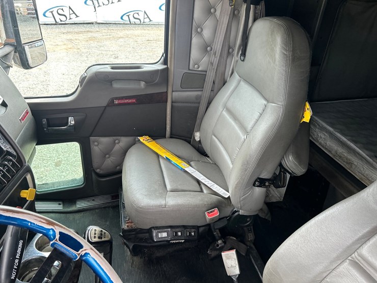 2017-kenworth-t660-image-66