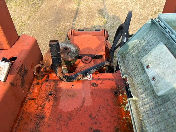ditch-witch-350sx-image-31