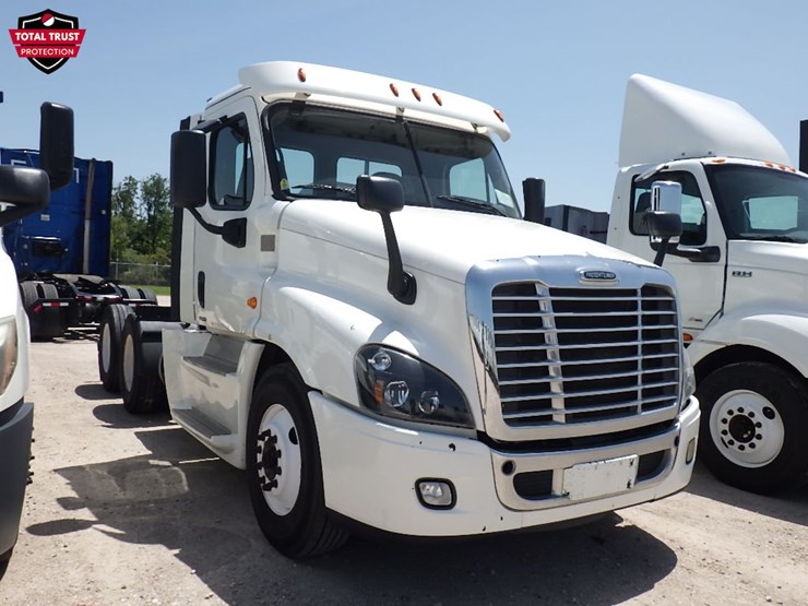 2019-freightliner-cascadia-125-evolution-image-3