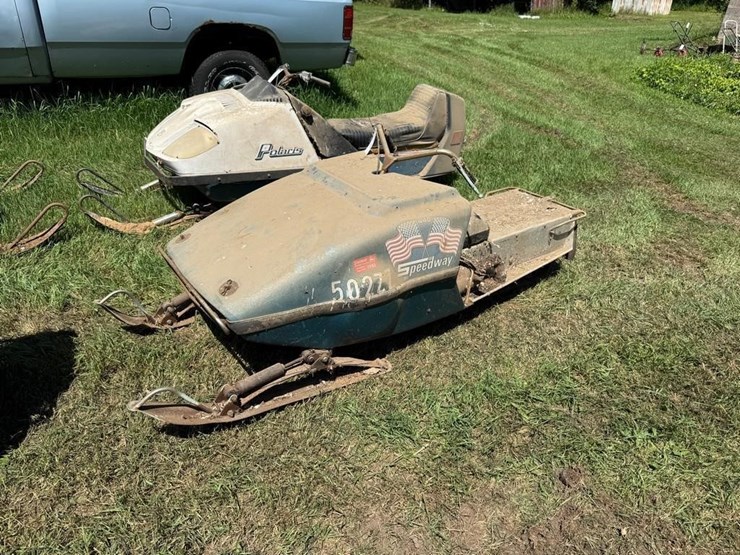 speedway-440-snowmobile-image-2