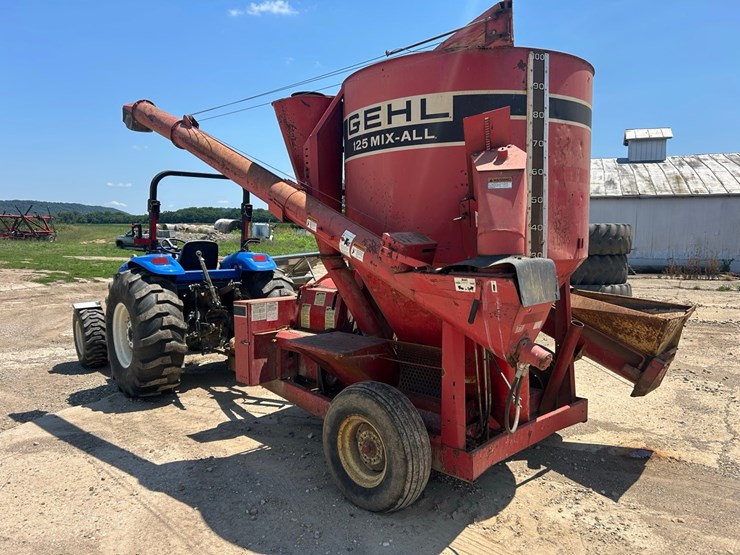 gehl-125-mix-all-grinder-mixer-image-2