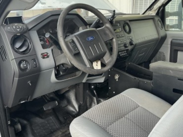 2016-ford-f550-image-29