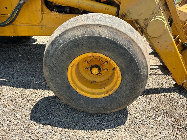john-deere-610b-backhoe-image-10