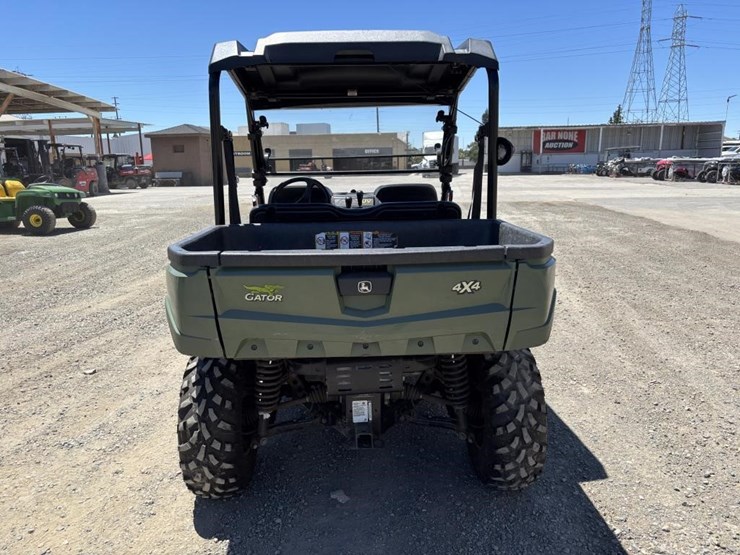 2014-john-deere-gator-xuv-550-image-8