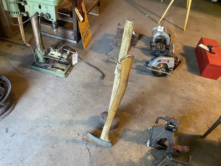 axe-&-hammer-image-2