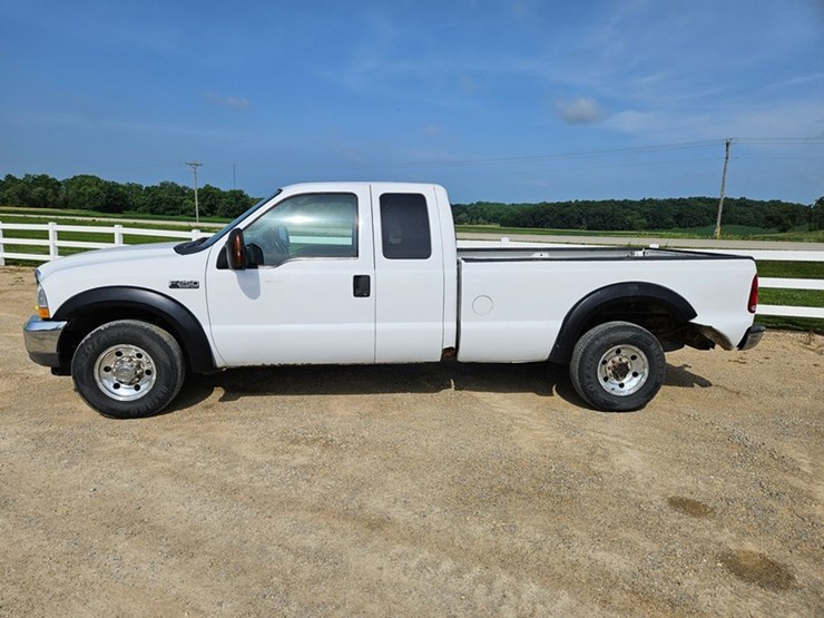 2004-ford-f250-xlt-image-2