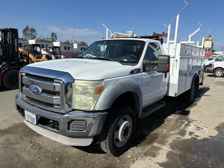 2011-ford-f550-image-1