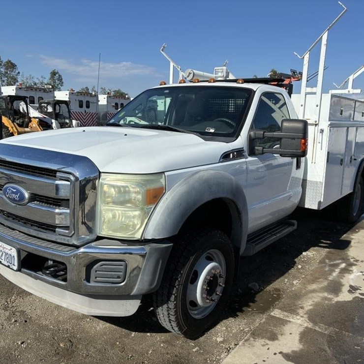 2011 FORD F550