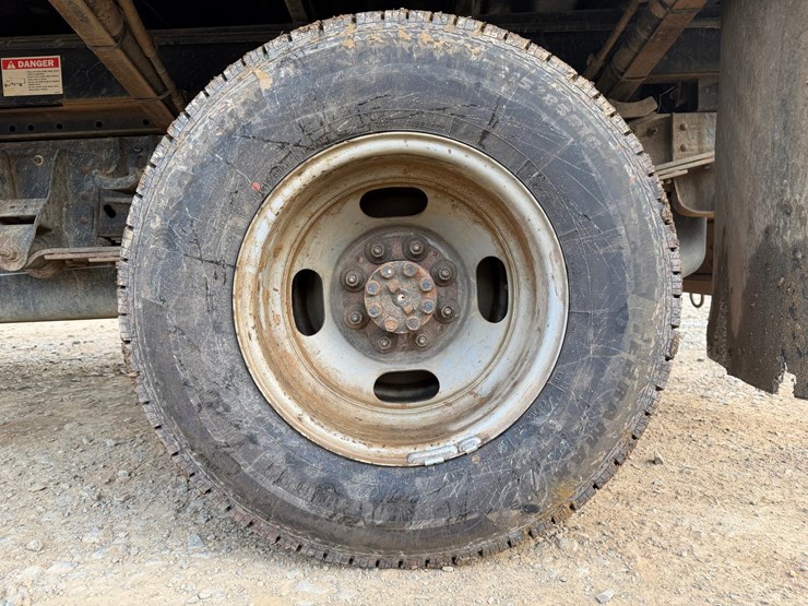 2001-chevrolet-3500-image-78