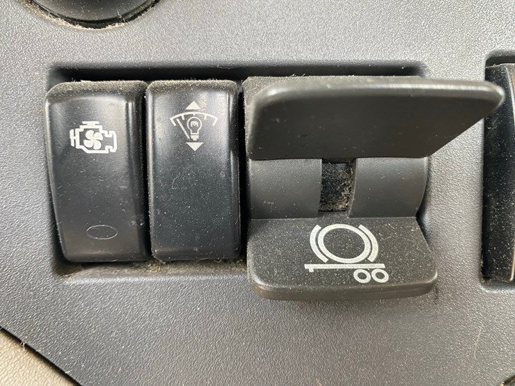 2019-peterbilt-579-image-78
