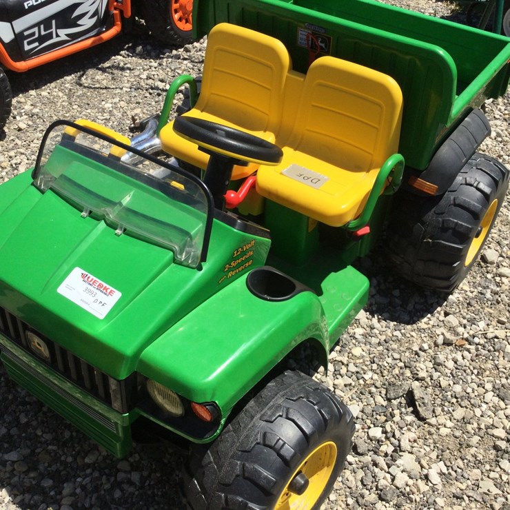 JOHN DEERE GATOR