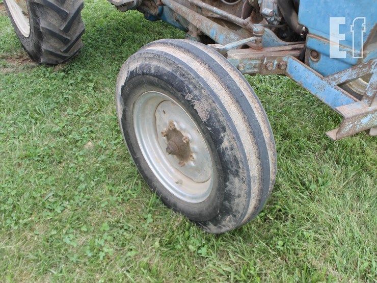ford-3000-image-4
