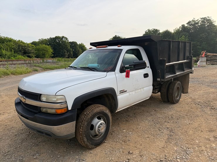 2001-chevrolet-3500-image-1