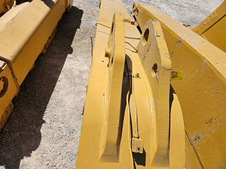caterpillar-15-image-11