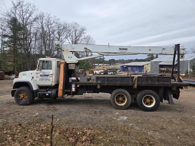 1989-ford-l9000-image-2