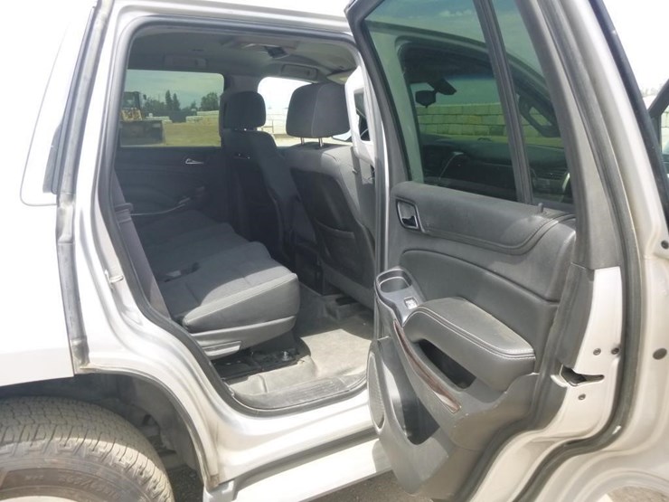 2015-chevrolet-tahoe-image-19