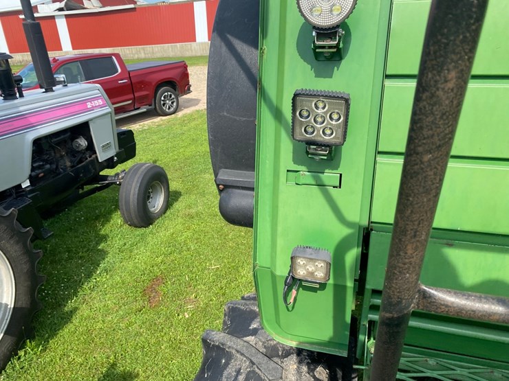 john-deere-4420-combine-image-83