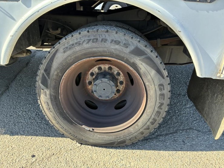2008-ford-f550-image-9