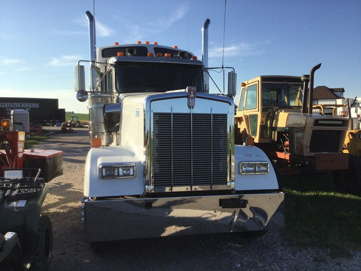 2006-kenworth-w900-image-1