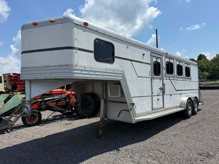 #89-•-1993-prolite-20'-gooseneck-horse-trailer-image-1
