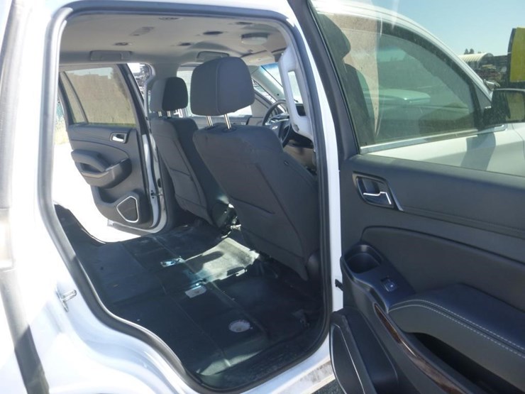 2019-chevrolet-tahoe-image-8