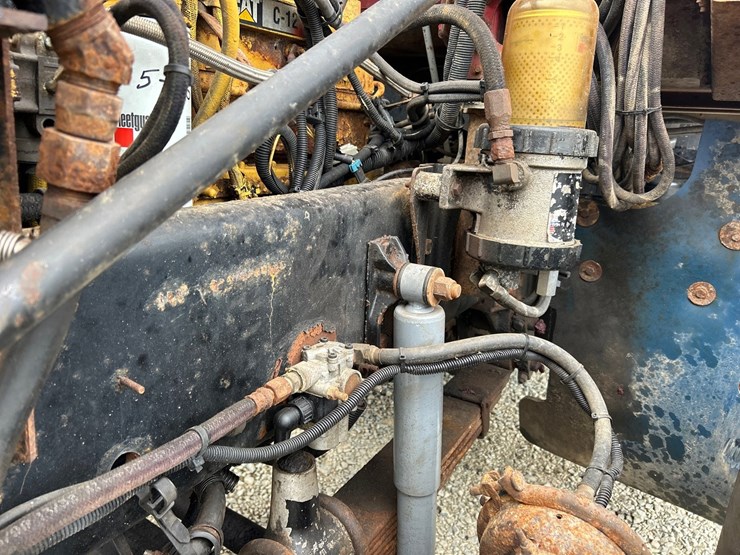 2000-caterpillar-c12-image-48