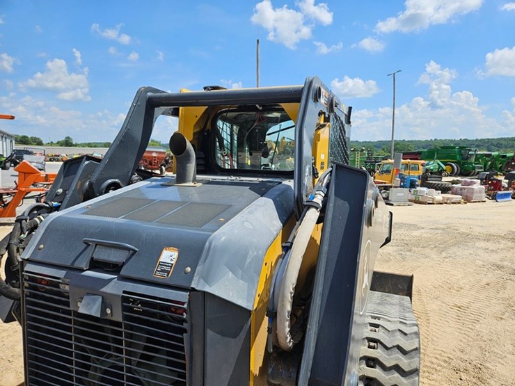 deere-331g-image-19