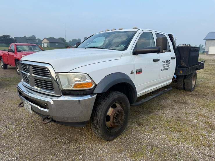 2011-dodge-3500-image-1