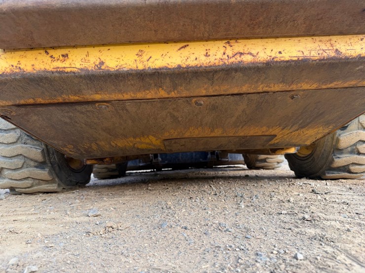 #4069-•-new-holland-ls180-wheeled-skid-steer-image-67