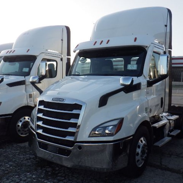 2021 FREIGHTLINER CASCADIA 116