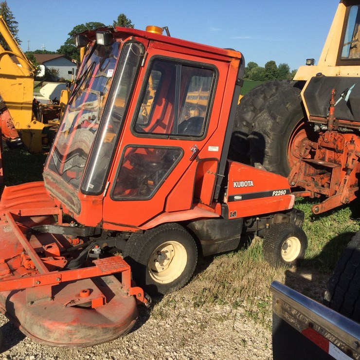 1998 KUBOTA F2260