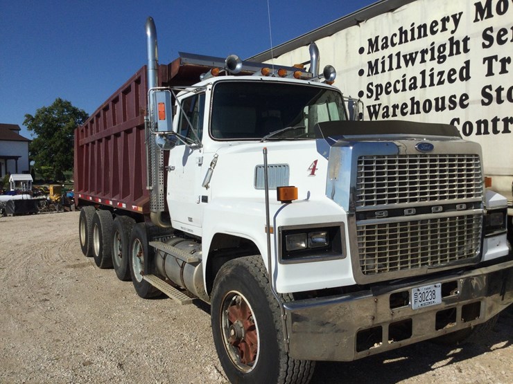 1985-ford-9000-image-2