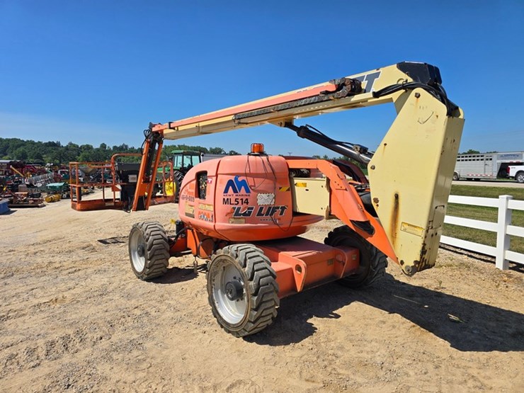 2013-jlg-600aj-image-3