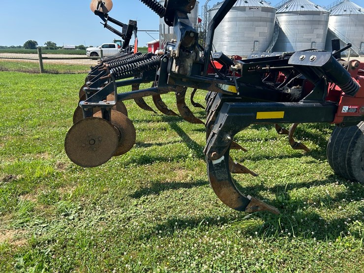 case-ih-730b-ecolo-tiger-ripper-image-25