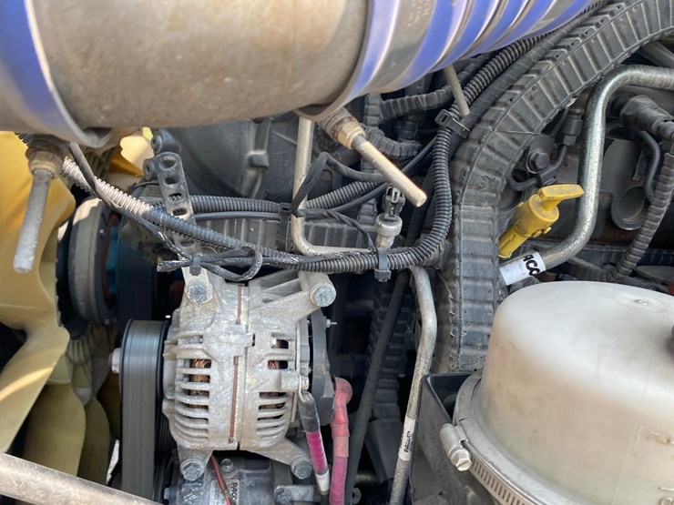 2019-peterbilt-579-image-29