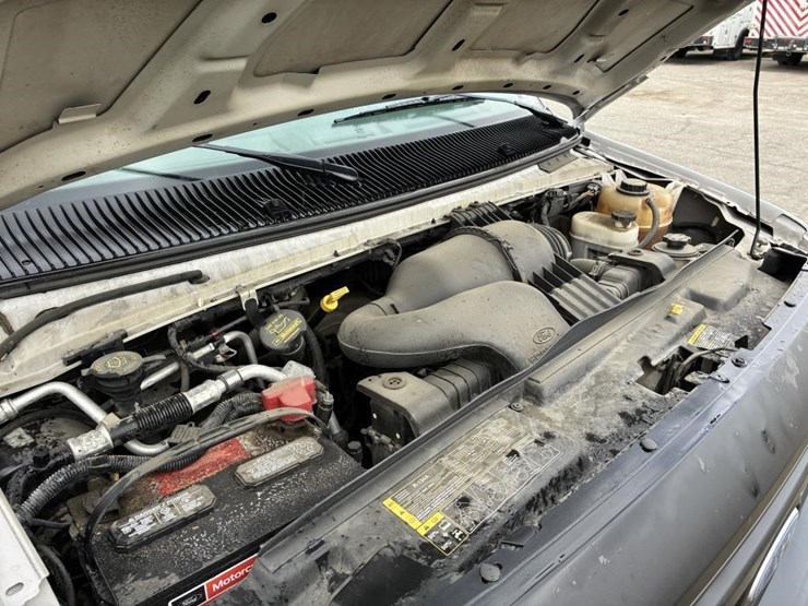 2011-ford-e350-image-8