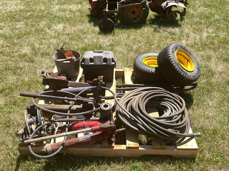 #2181-•-pallet-of-shop-supplies-image-3