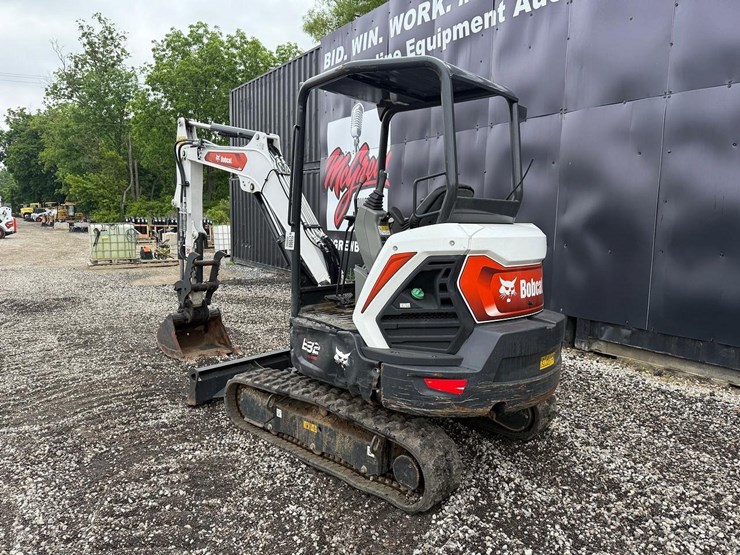 2025-bobcat-e32-image-2