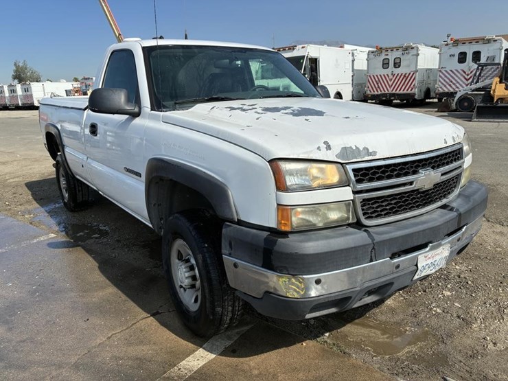 2007-chevrolet-2500hd-image-2