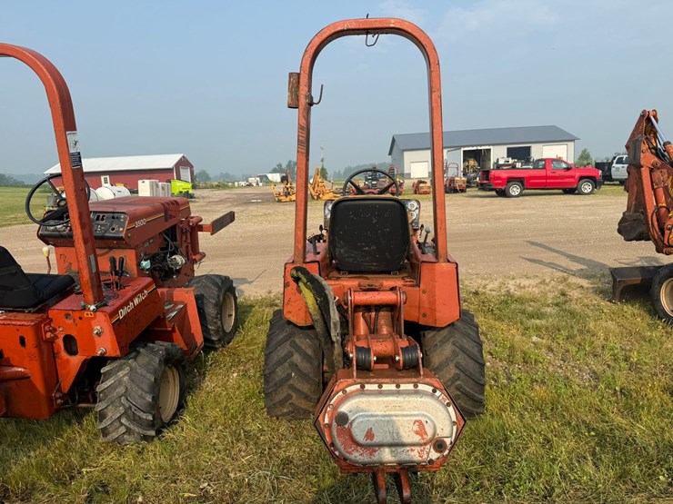 ditch-witch-350sx-image-4