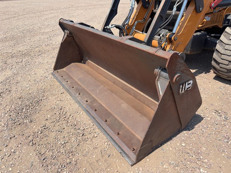 2015-case-590sn-image-9